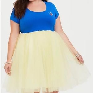 Torrid Disney plus size Snow White dress size 3